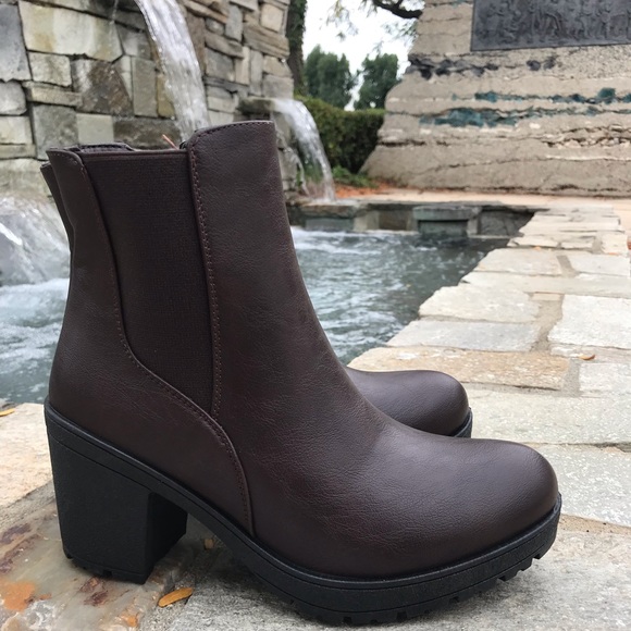 New beautiful brown boots - Picture 6 of 7